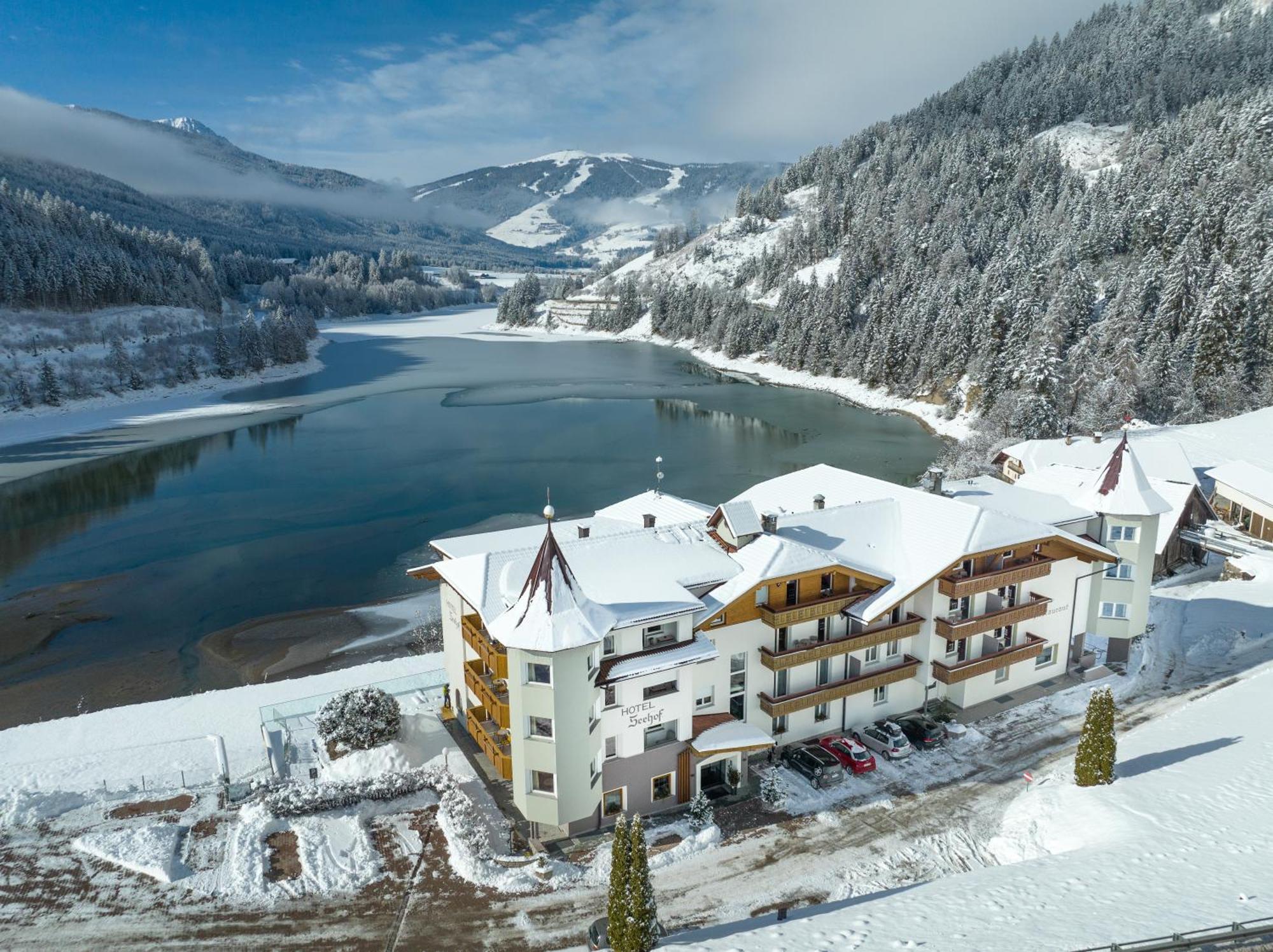 Hotel Seehof Monguelfo-Tesido / Welsberg-Taisten Exterior photo