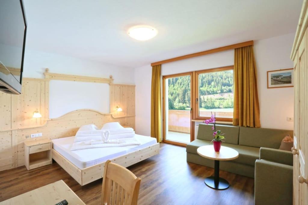 Hotel Seehof Monguelfo-Tesido / Welsberg-Taisten Exterior photo